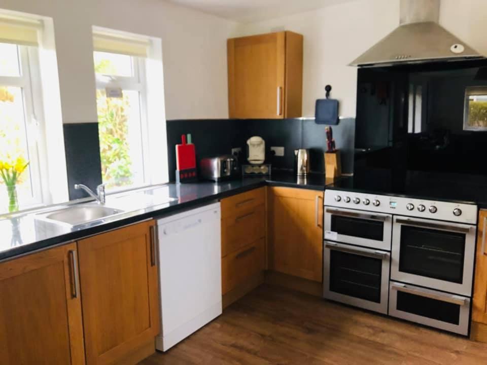 Cosy 3 Bedroom Home In Centre Of Brodick Exterior foto