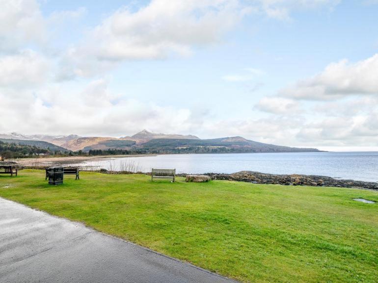 Cosy 3 Bedroom Home In Centre Of Brodick Exterior foto